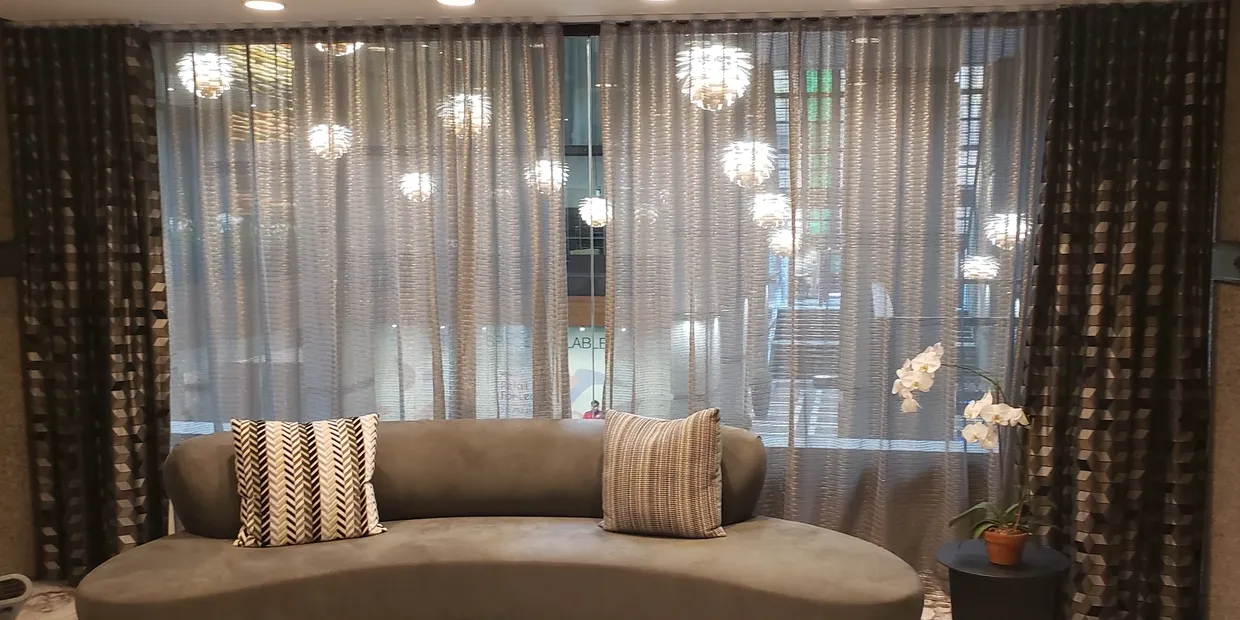 Stately Velvet Triple Fold